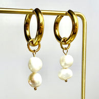 Pearly White Earring