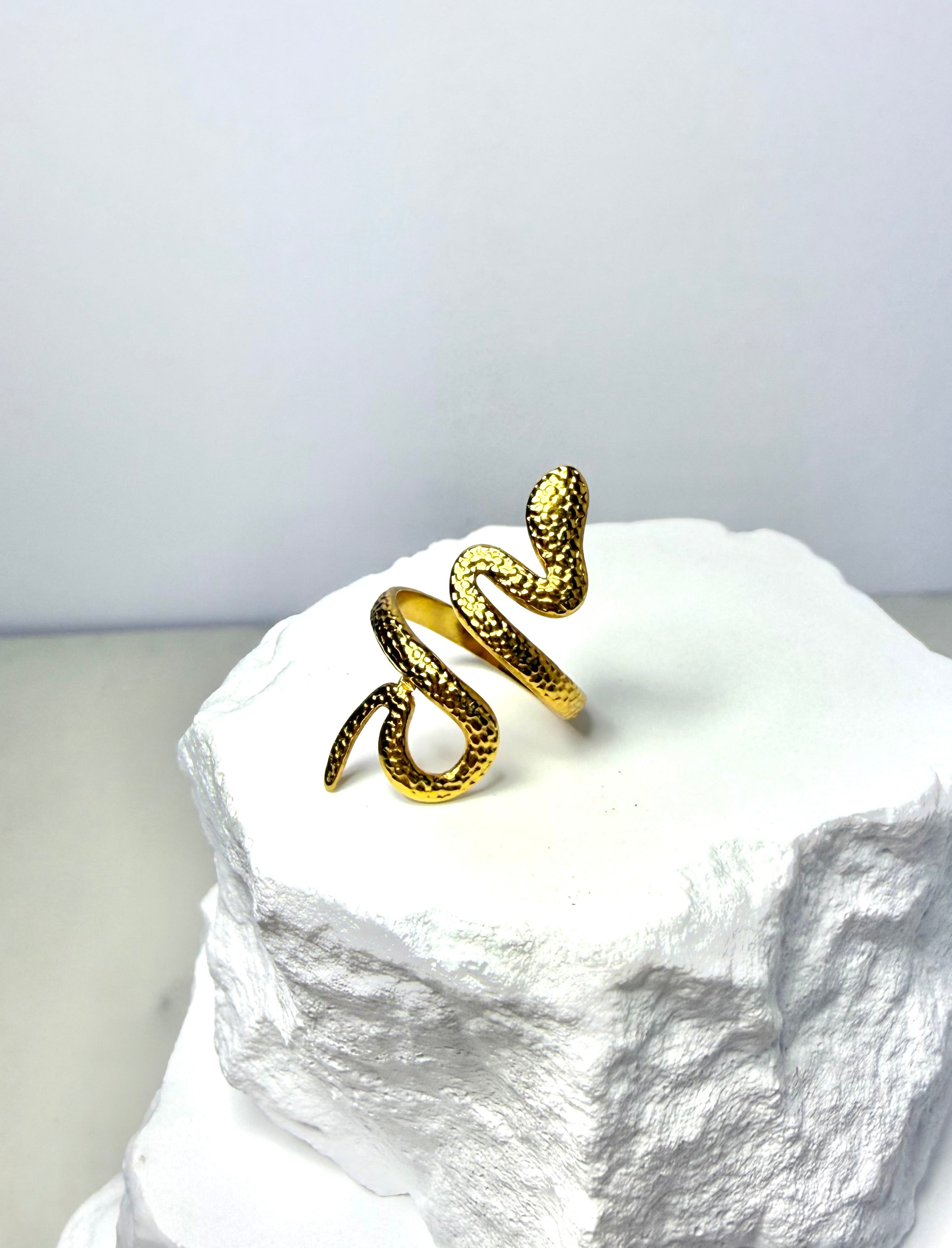 Slither-Ring