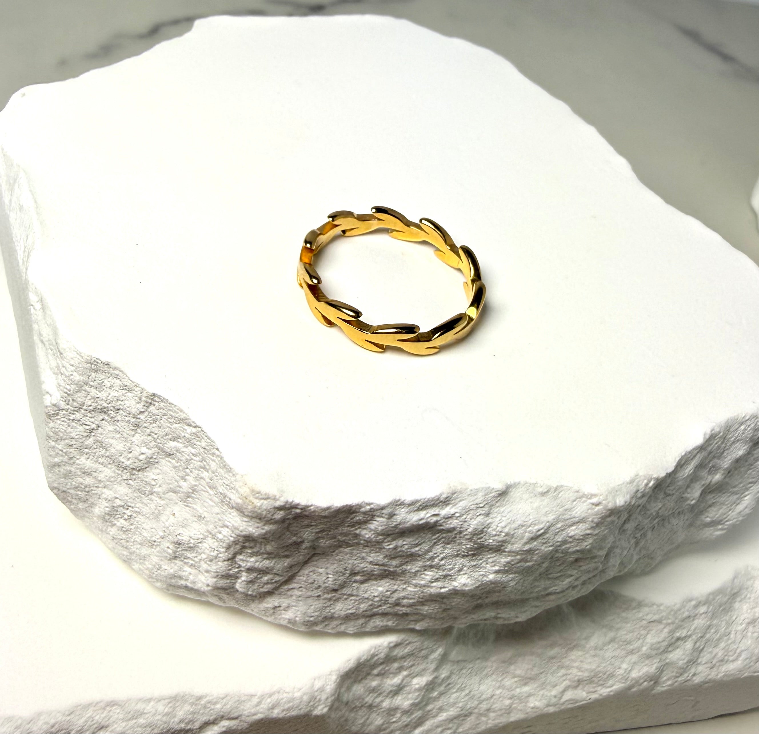 Laurel Ring