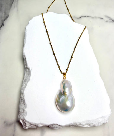 Pearly White Necklace