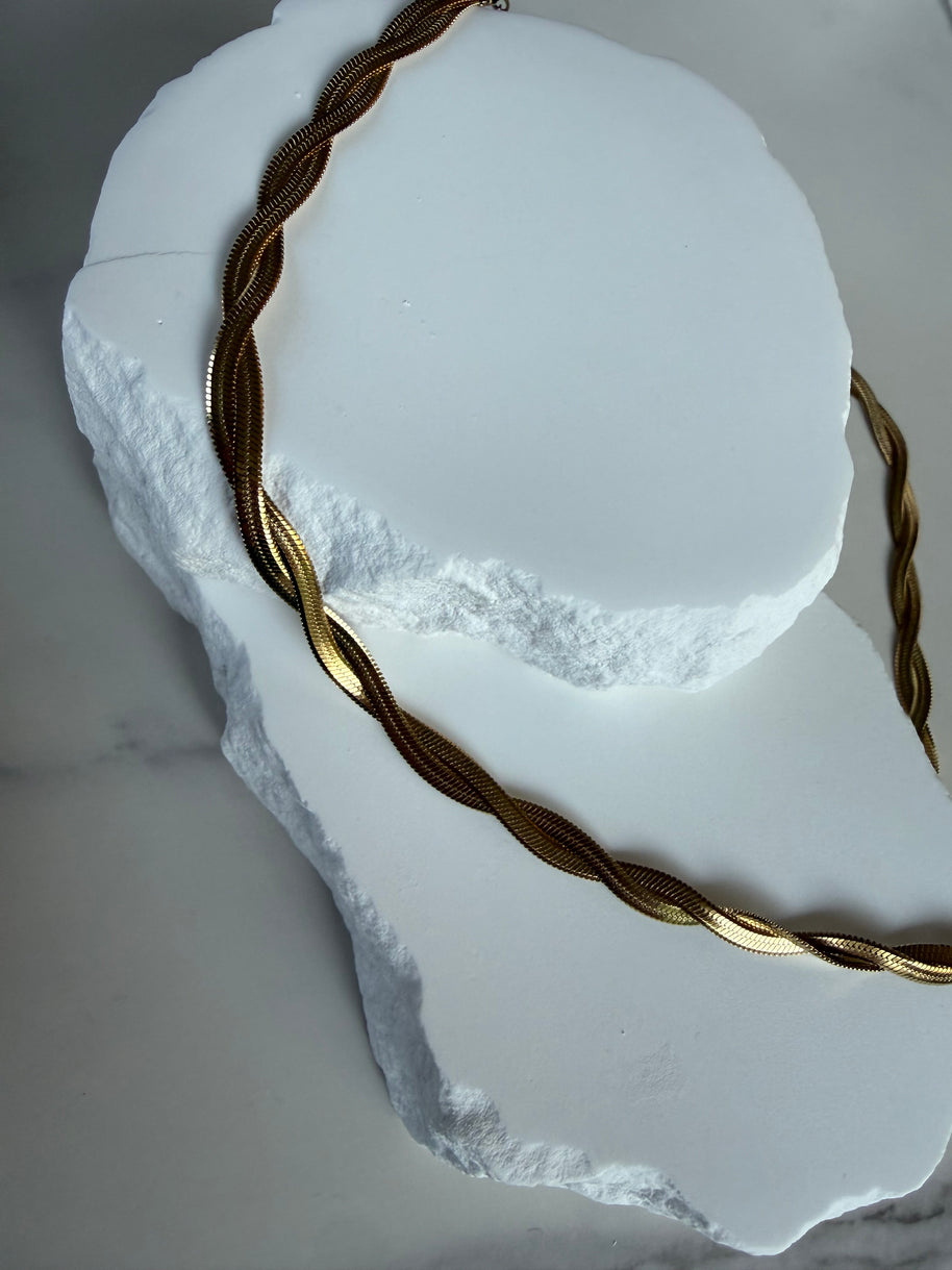 Twist and Turn Necklace