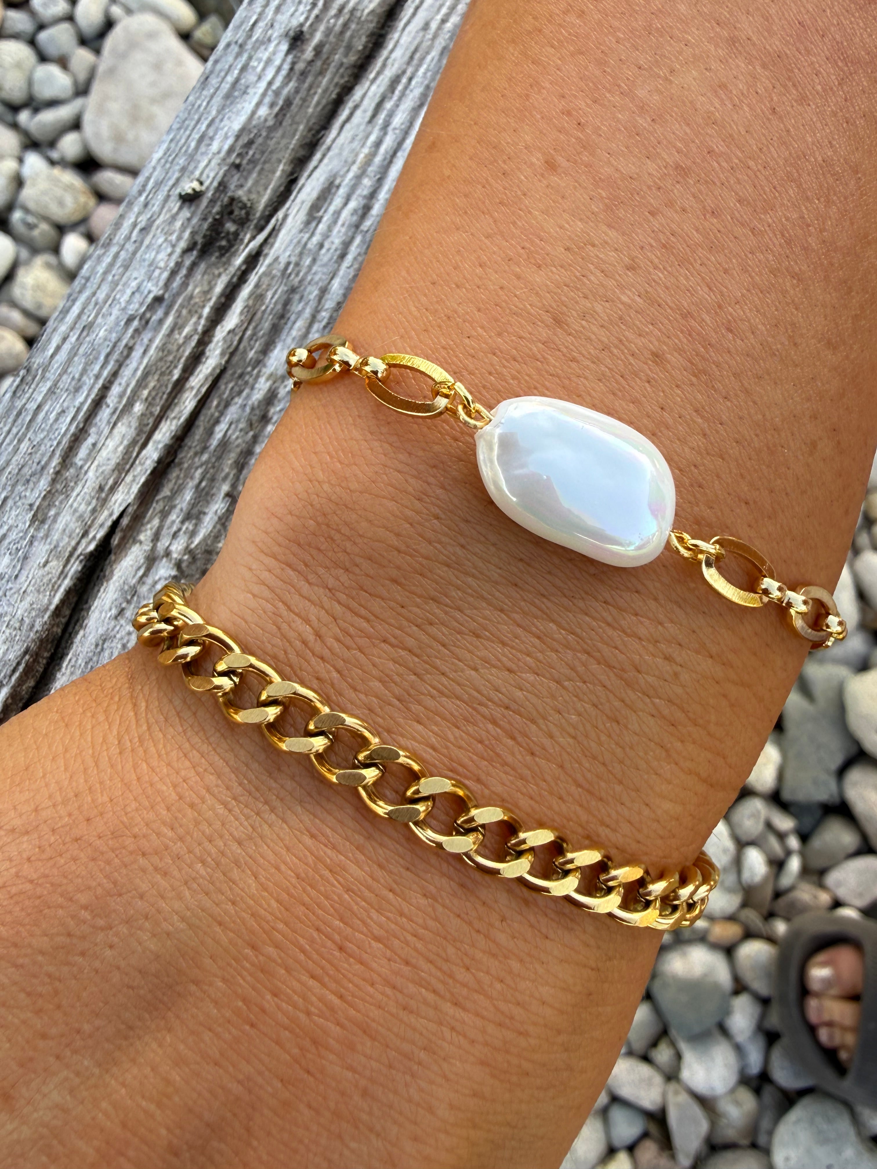 Pearly White Bracelet