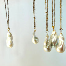Pearly White Necklace