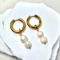 Pearly White Earring