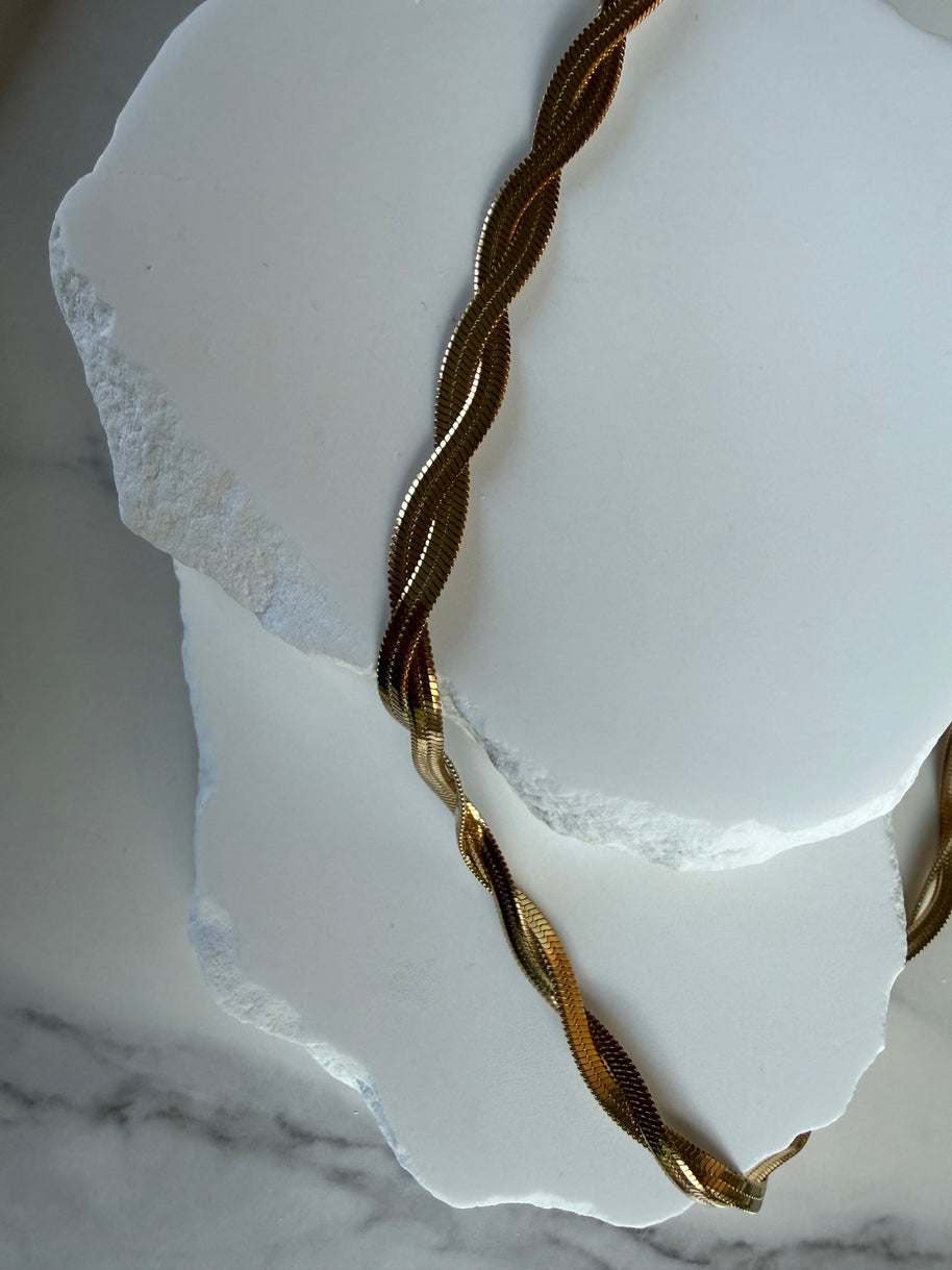 Twist and Turn Necklace