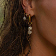 Pearly White Earring